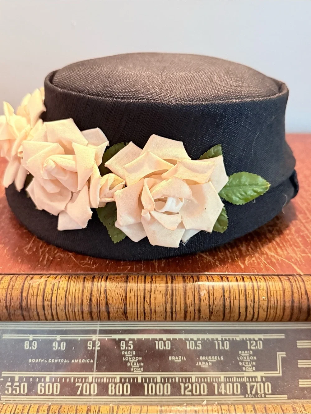 Vintage 1940s Rattan Hat w/ Flowers